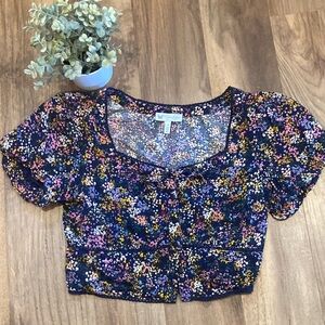 💕3 for $15💕Floral Puff Sleeve Crop Top